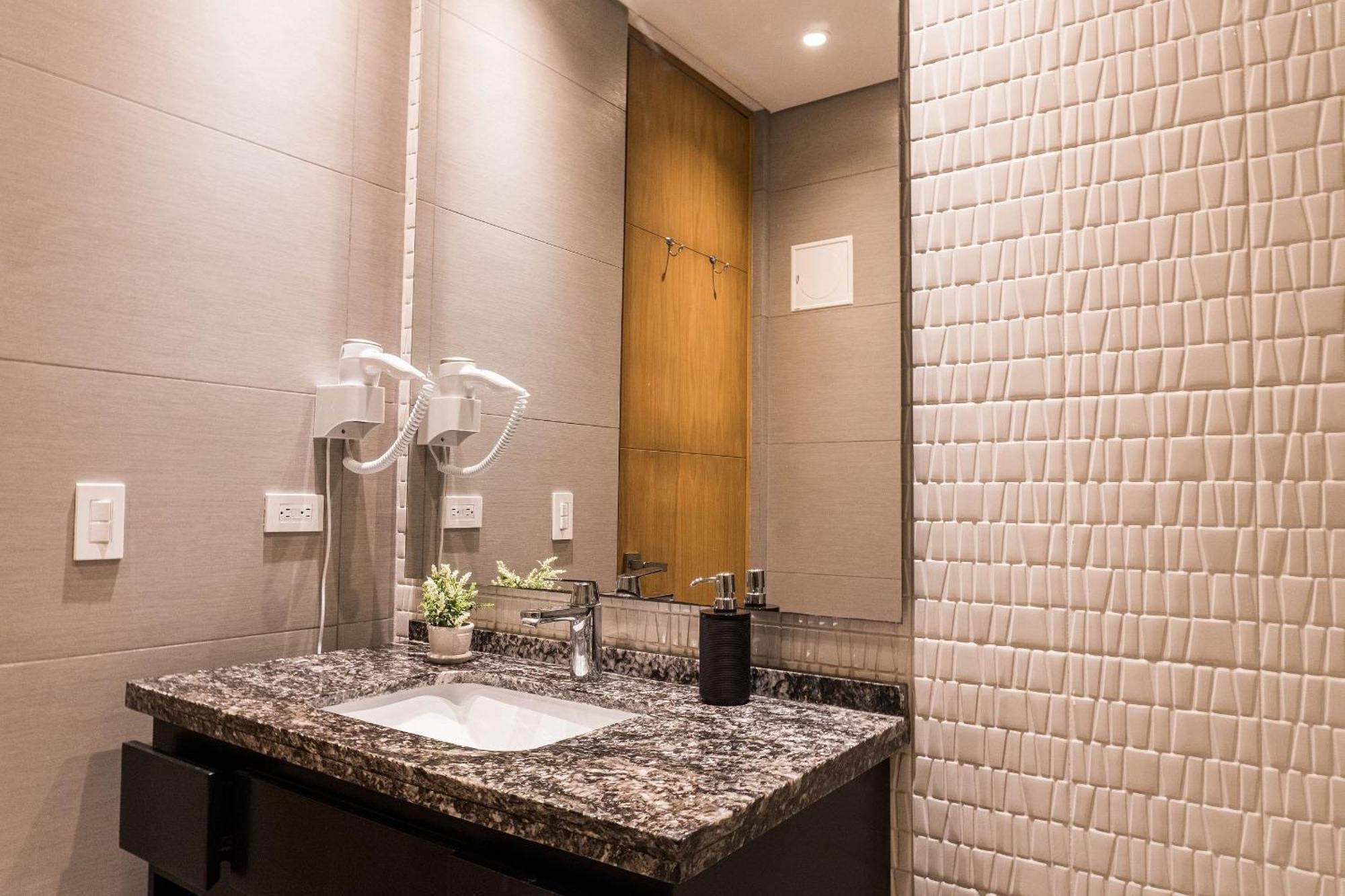 U-go Edificio H2 En Bocagrande Frente Al Mar *